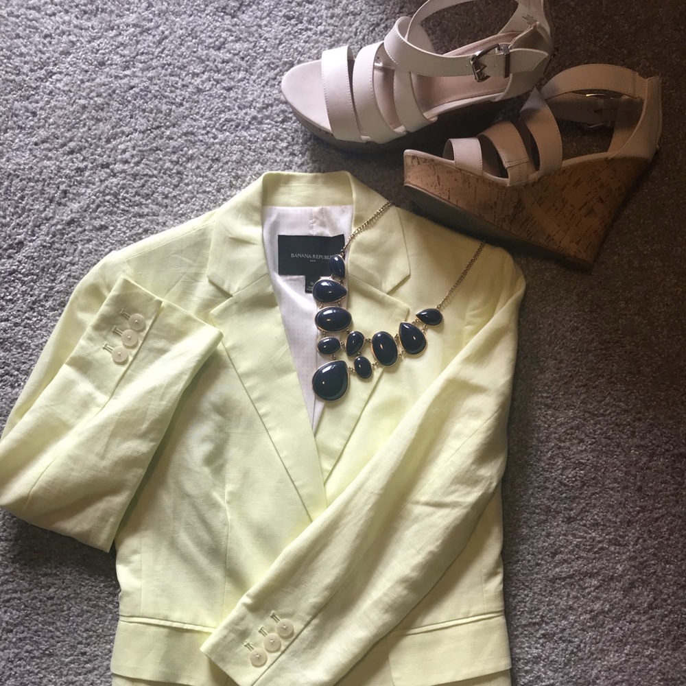 NWOT Banana Republic linen blazer ☀️